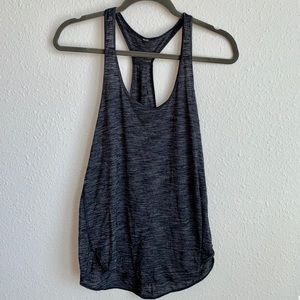 Lululemon workout top size 4